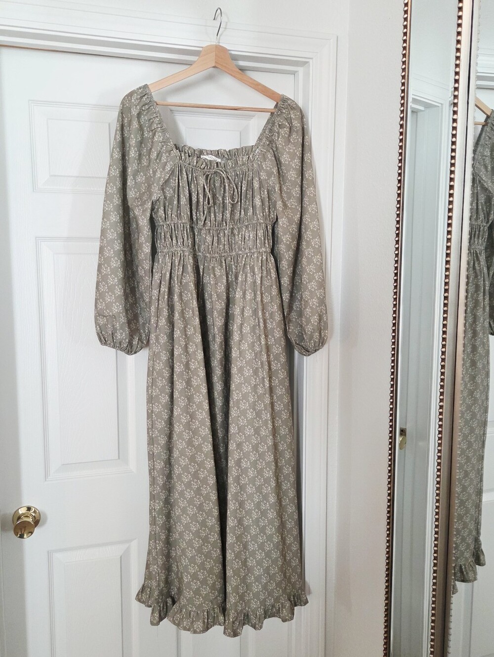 Neuflora Green floral cotton dress with small white floral print